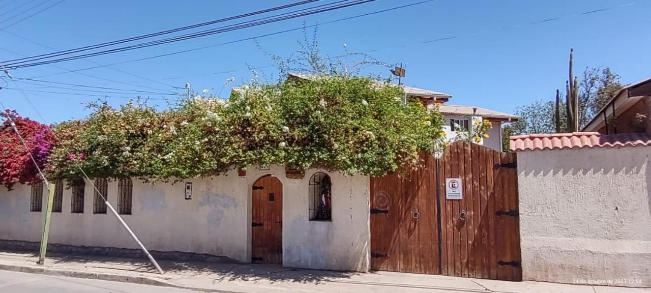 Hostal Donde Rita Vicuña Esterno foto